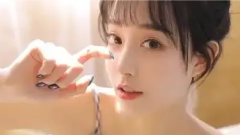 新乡女子捡到鸽子