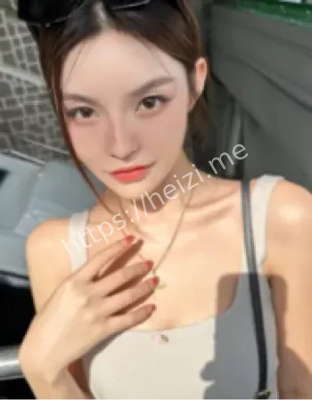 抖娘利世梅花旗袍