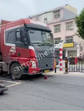 右转盲区内轮差