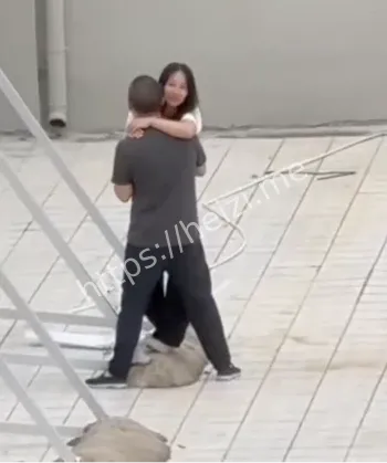 辅导员天台私会女学生