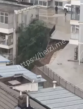 土石倾泻砸车事件