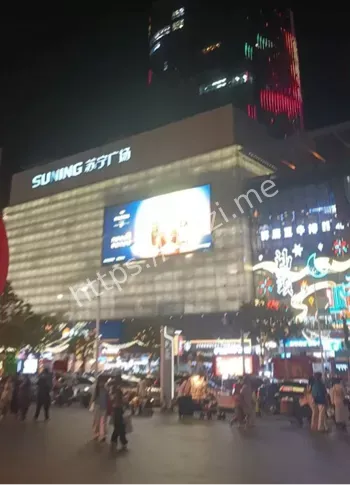 苏宁商场跳楼脑浆崩裂现场