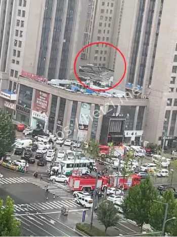 四家酒宴现场狼藉