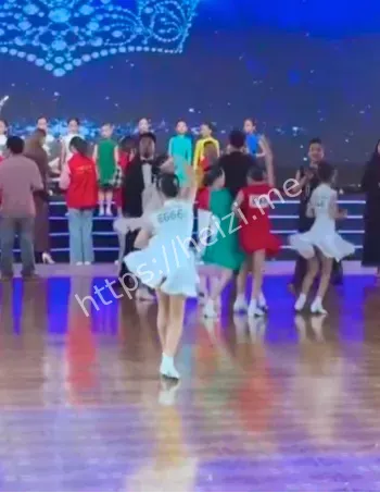 小网红大潼子赛场故意撞人