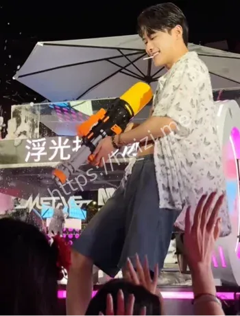 恋爱期间嫖娼聊天记录曝光