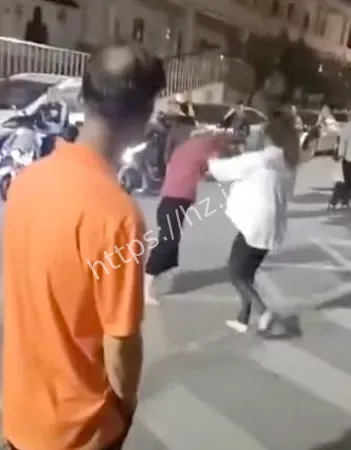 老公情夫淡定旁观