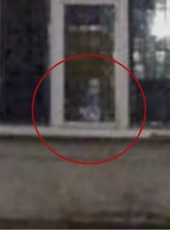 普拉克利村白衣女士