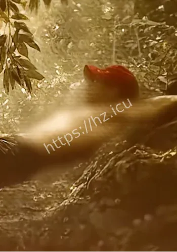 毕禄山红衣女孩