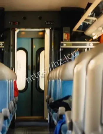 走廊最后一间鬼屋